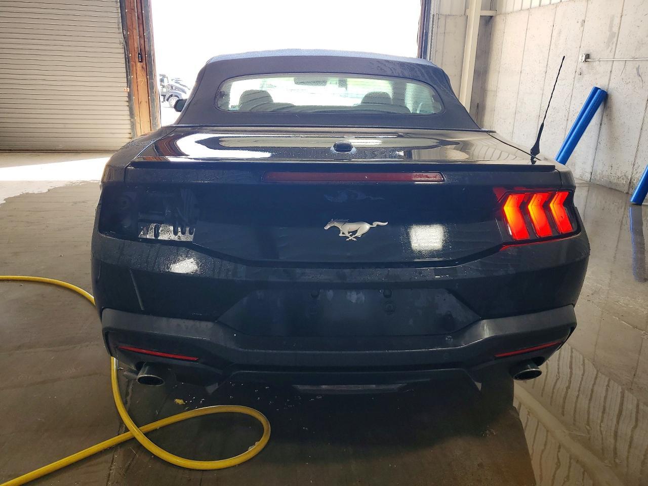 2024 Ford Mustang - zdjęcie 6