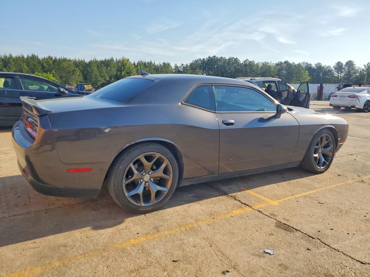 2016 Dodge Challenger Sxt - zdjęcie 3