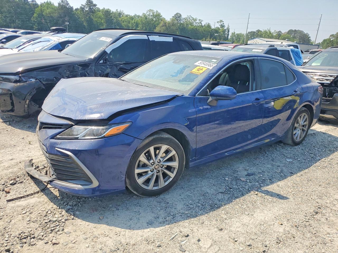 2023 Toyota Camry Le - zdjęcie główne