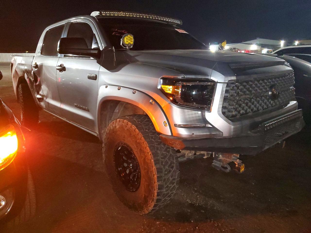 2017 Toyota Tundra Sr5 - zdjęcie 4