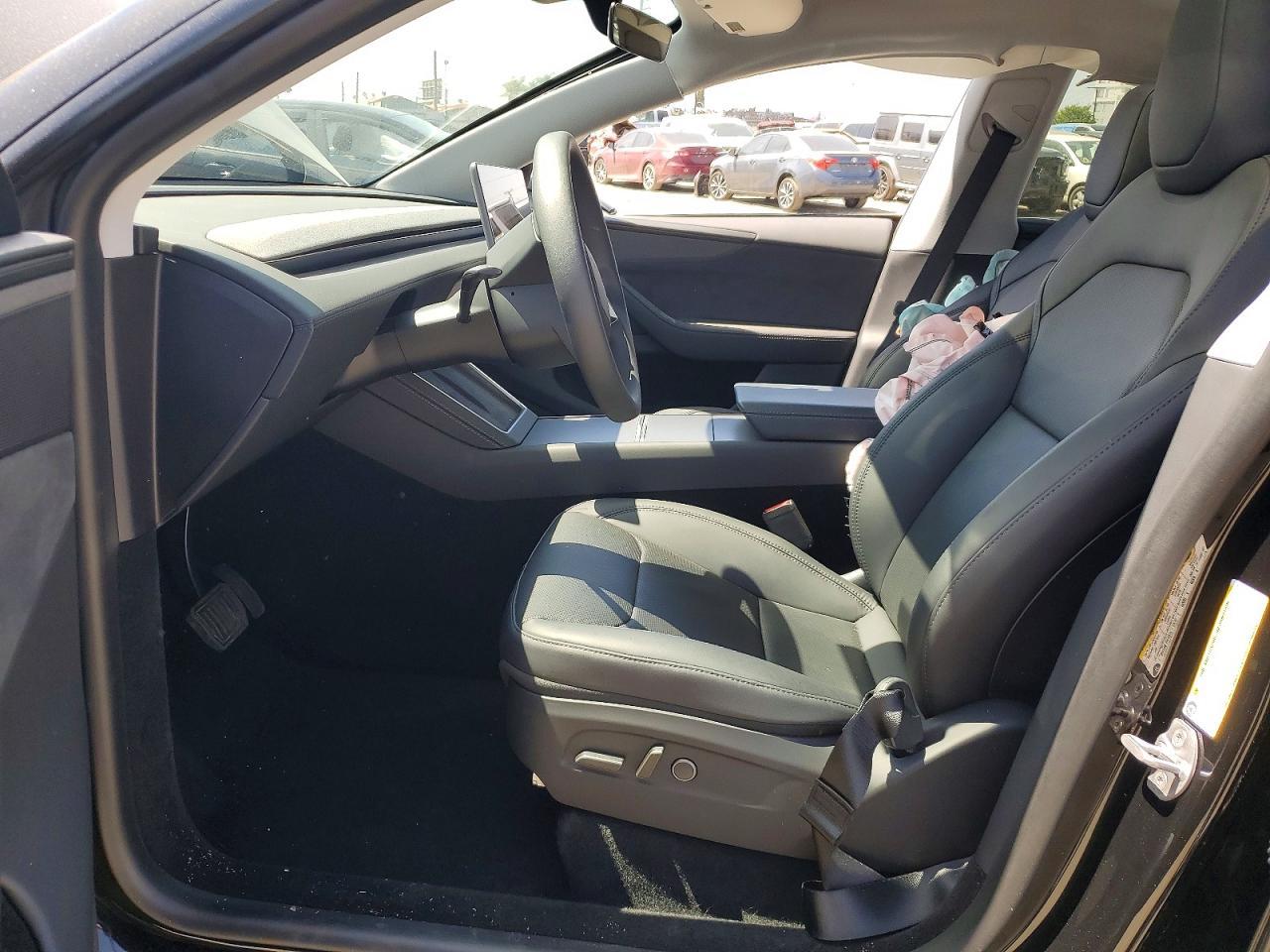 2026 Tesla Model Y - zdjęcie 7