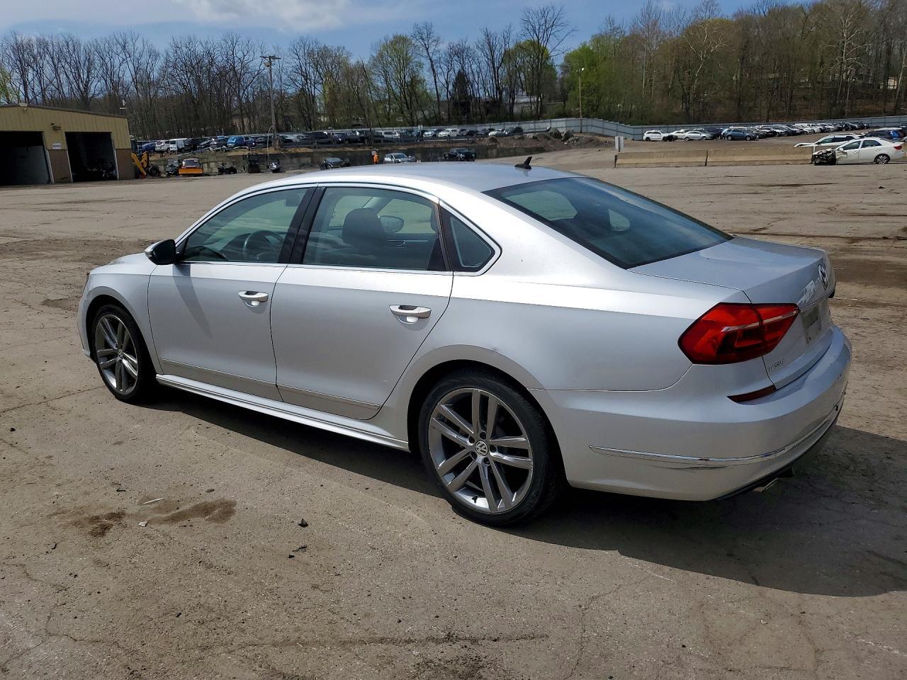2016 Volkswagen Passat S - zdjęcie 2
