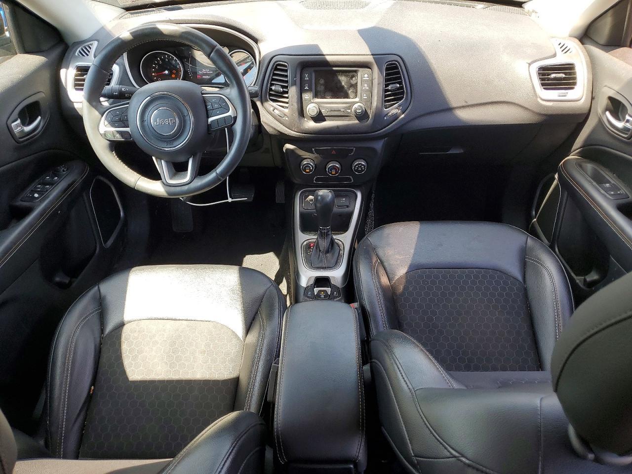2018 Jeep Compass Latitude - zdjęcie 8