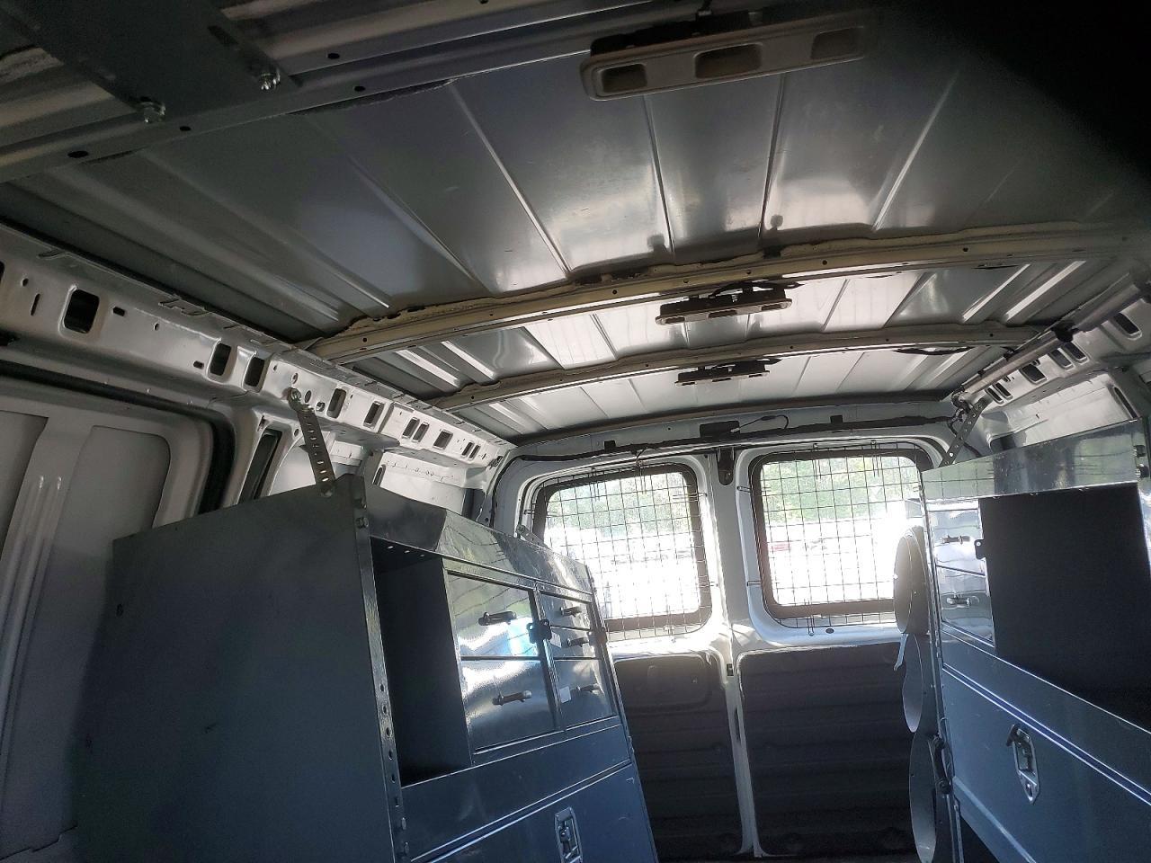 2019 Chevrolet Express G2500 - zdjęcie 10