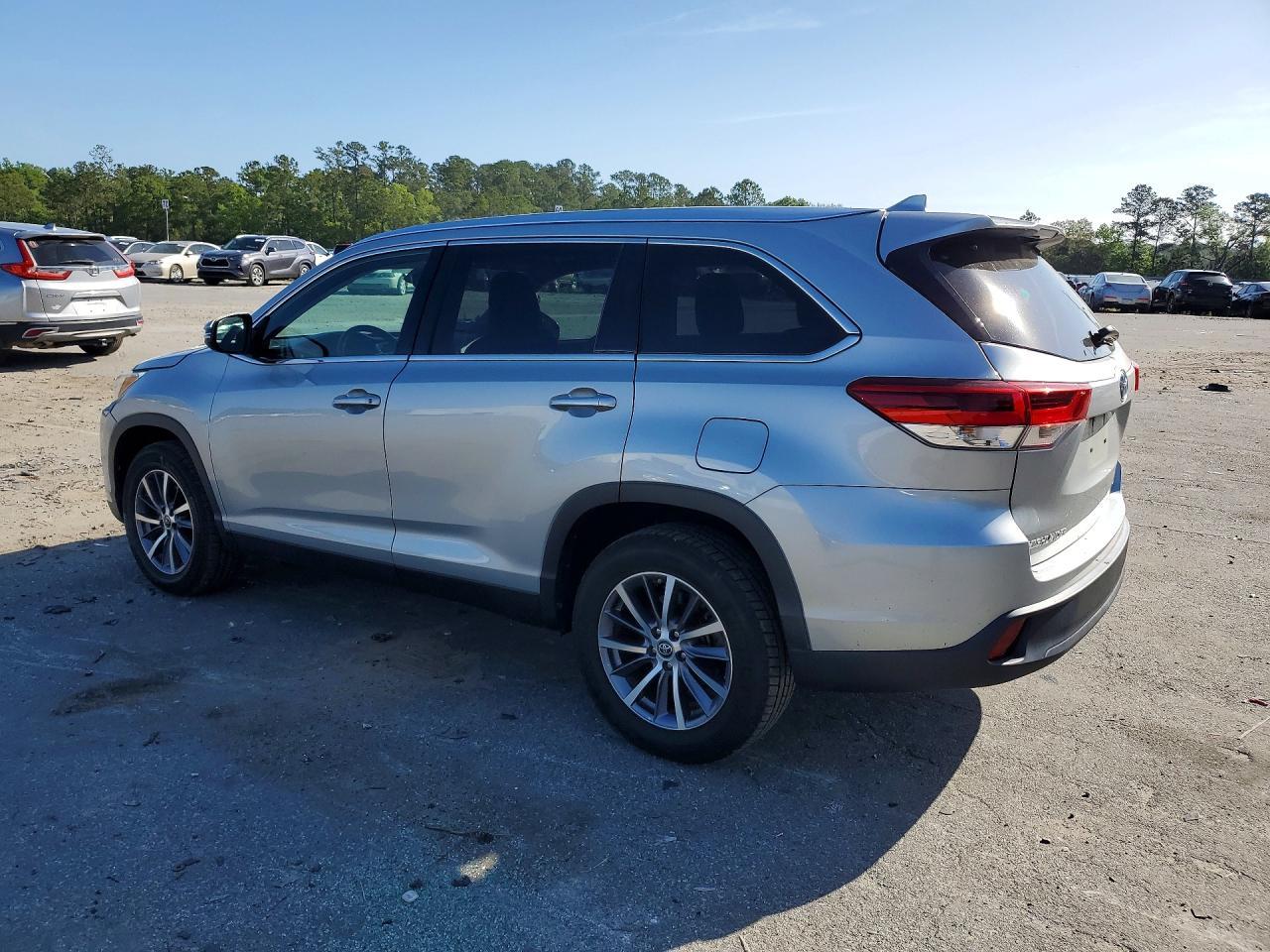2019 Toyota Highlander Xle - zdjęcie 2