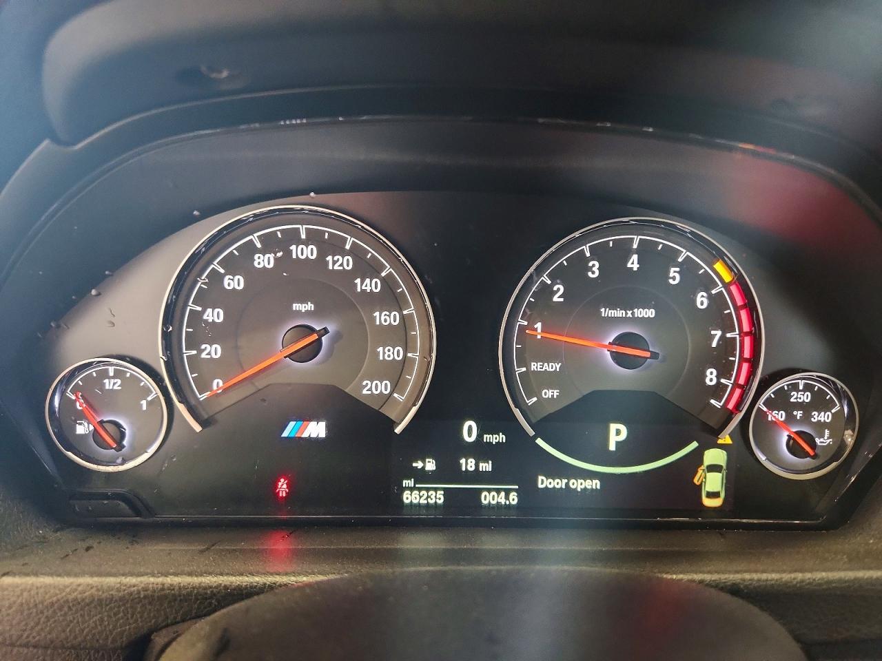 2015 BMW M4 - zdjęcie 9
