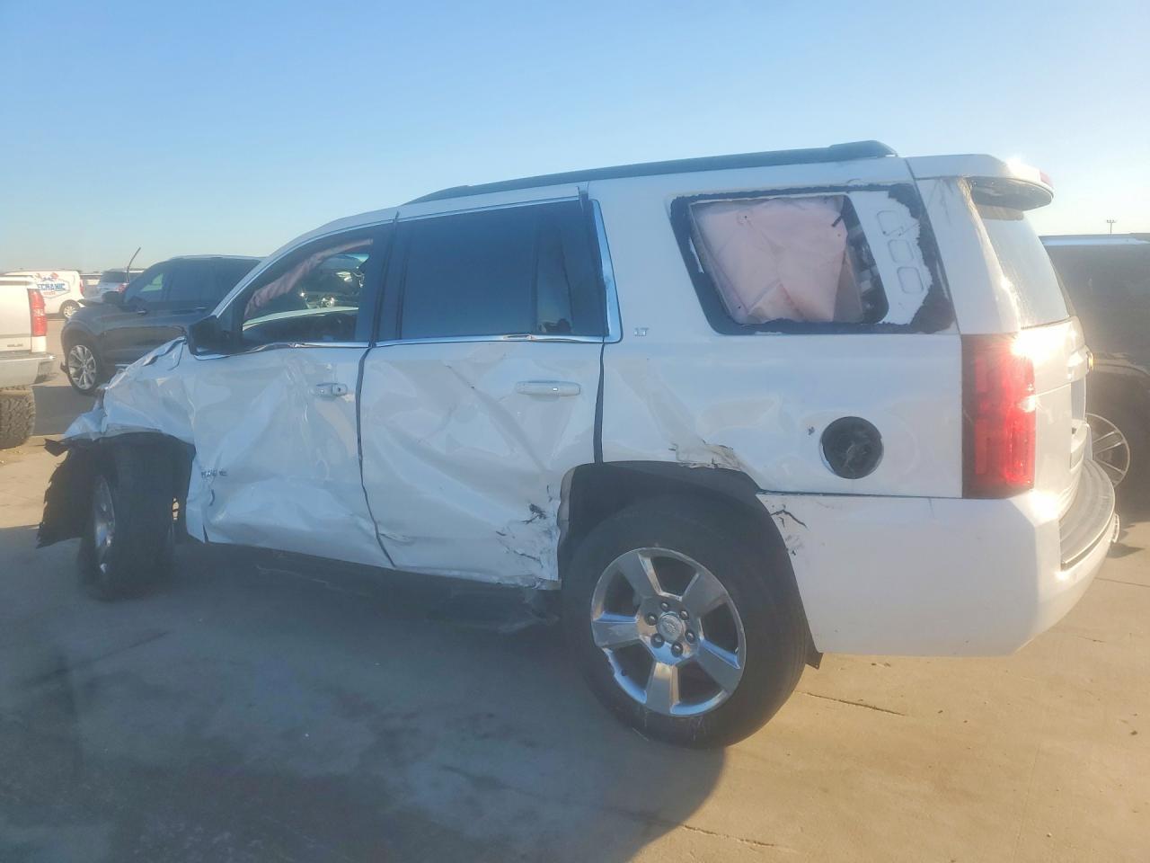 2020 Chevrolet Tahoe C1500 Lt - zdjęcie 2