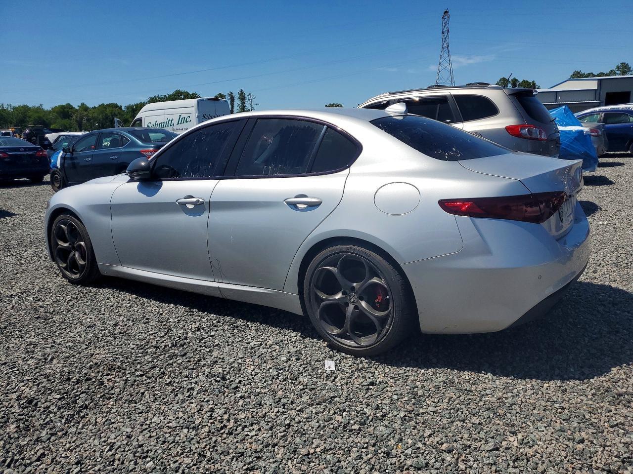 2019 Alfa Romeo Giulia - zdjęcie 2