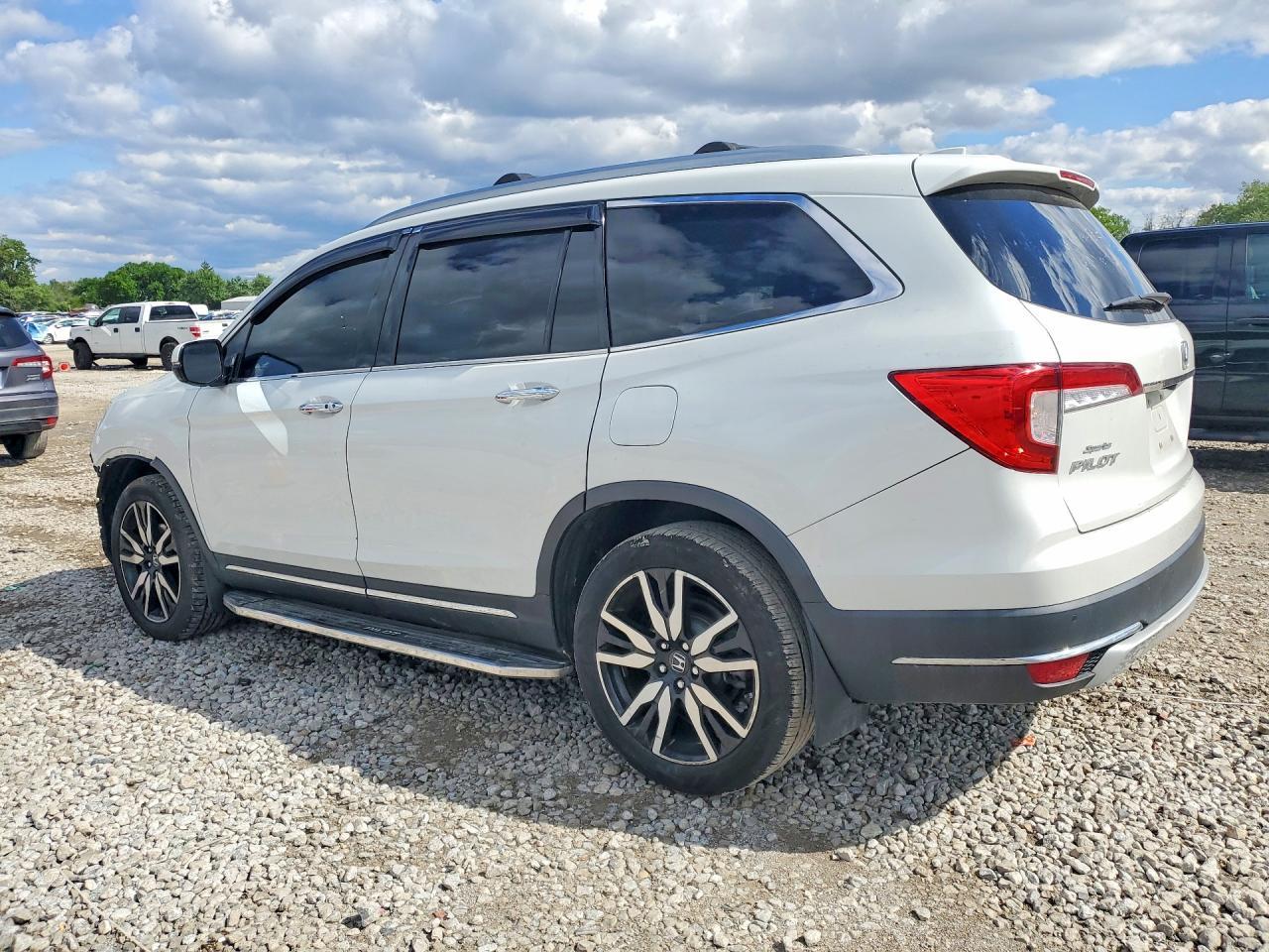 2020 Honda Pilot Touring - zdjęcie 2