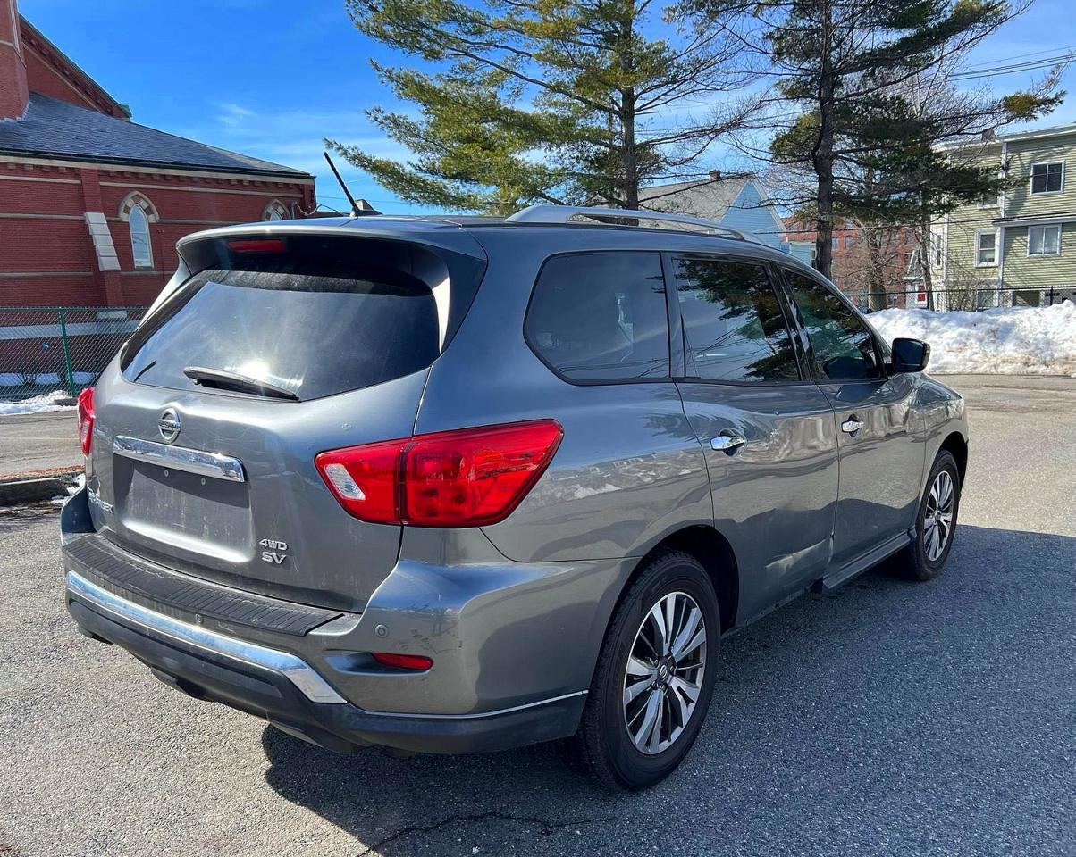 2017 Nissan Pathfinder Sv - zdjęcie 4