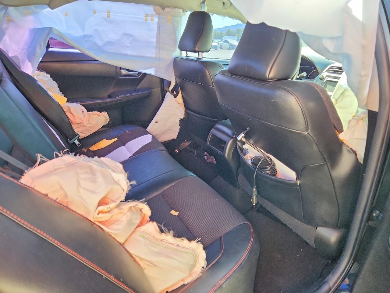 2016 Toyota Camry Se - zdjęcie 10