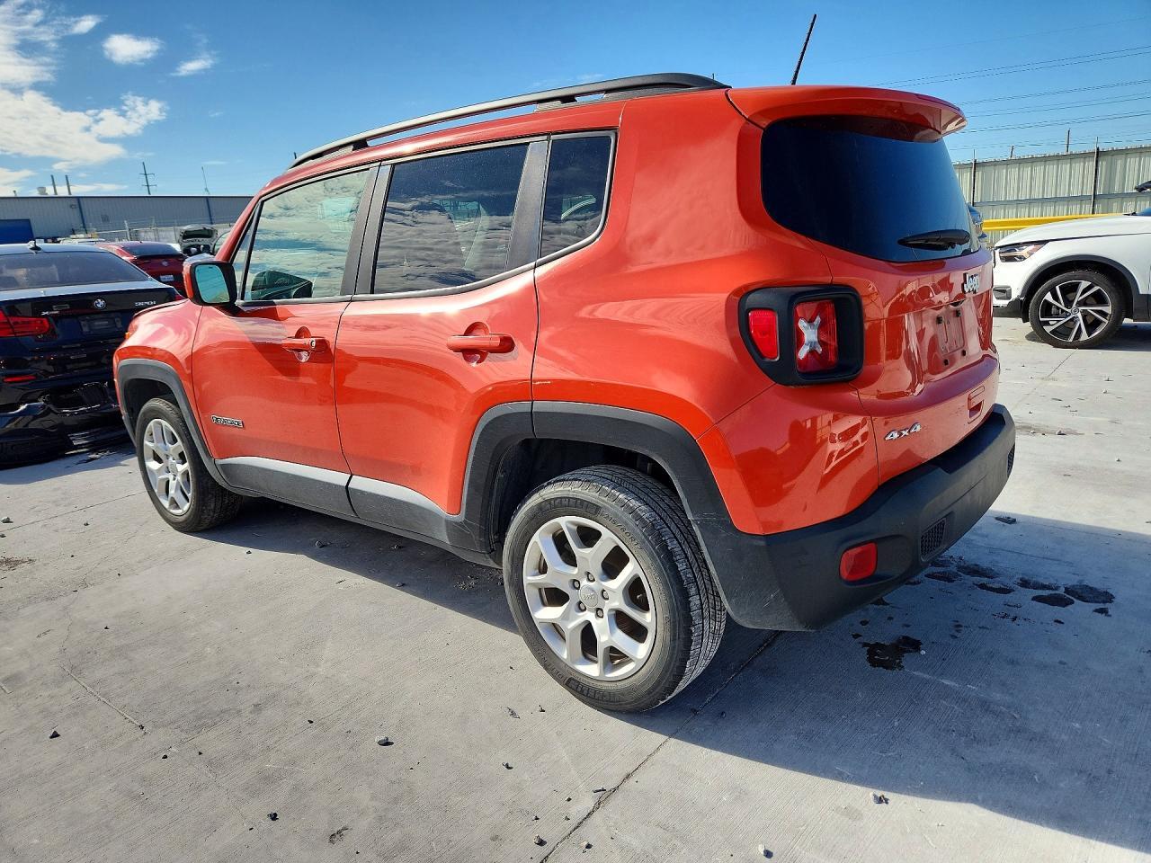 2018 Jeep Renegade Latitude - zdjęcie 2