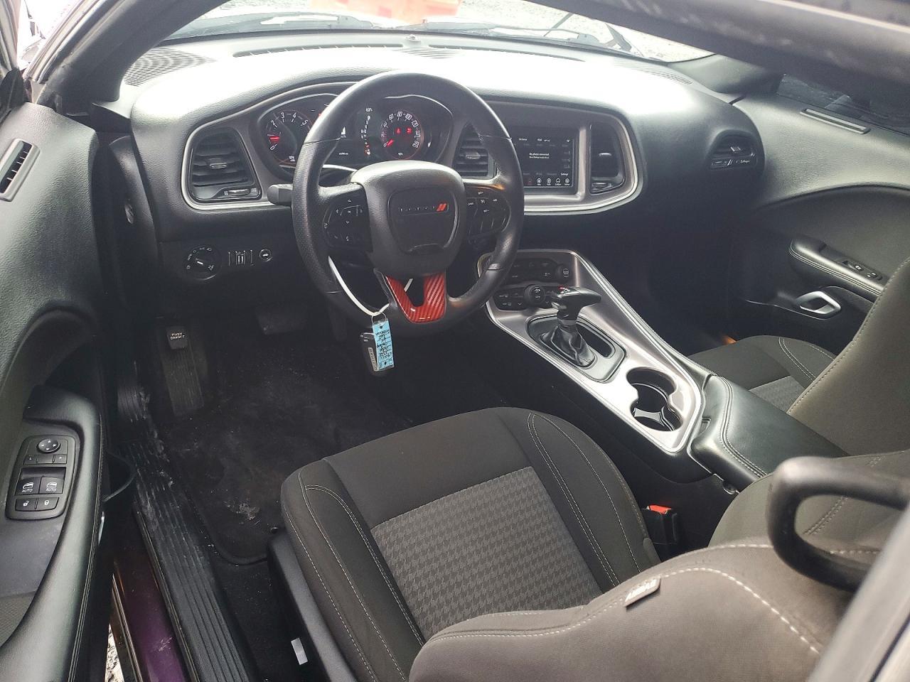 2022 Dodge Challenger Sxt - zdjęcie 8