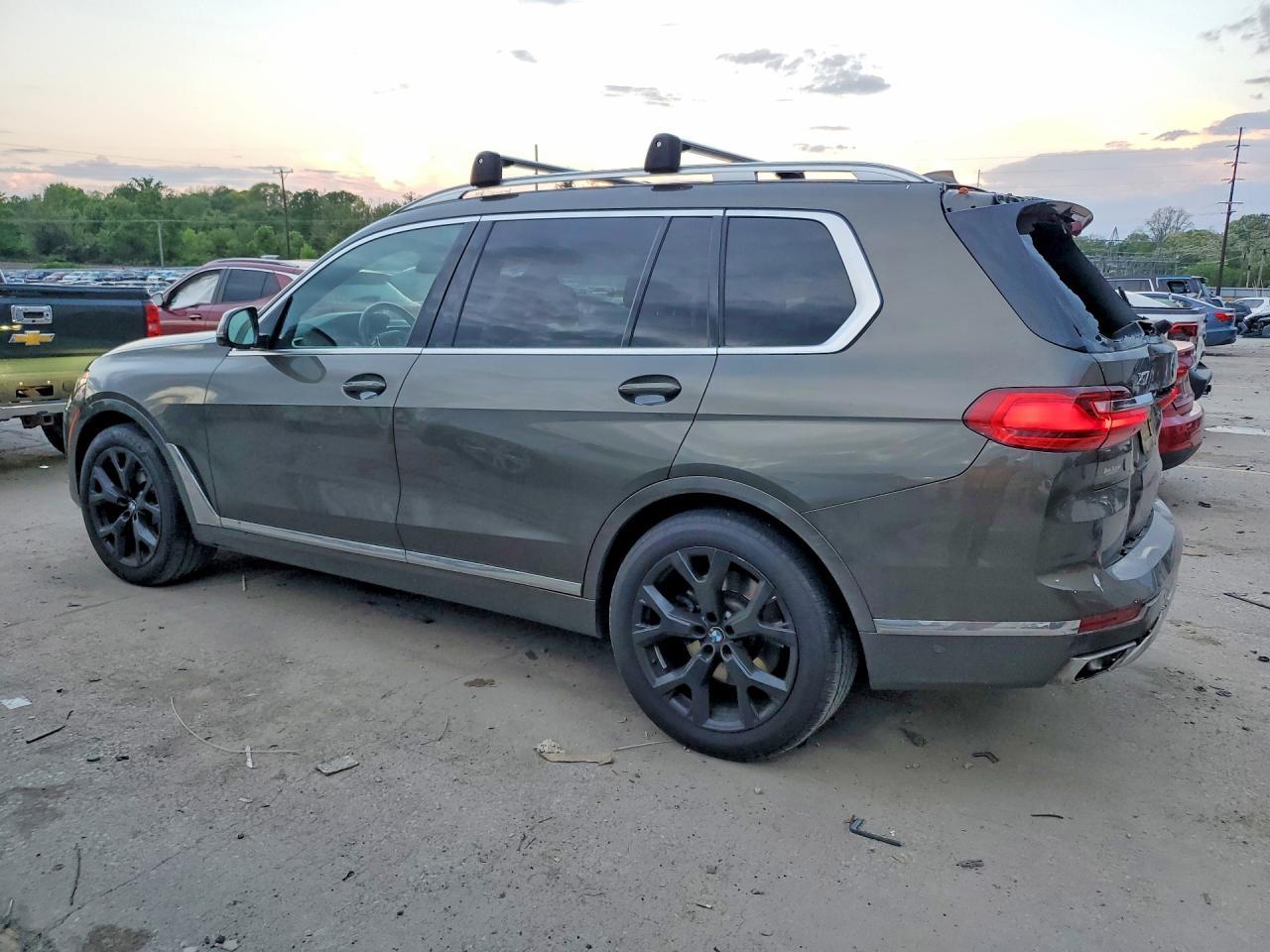 2020 BMW X7 xDrive40I - zdjęcie 2