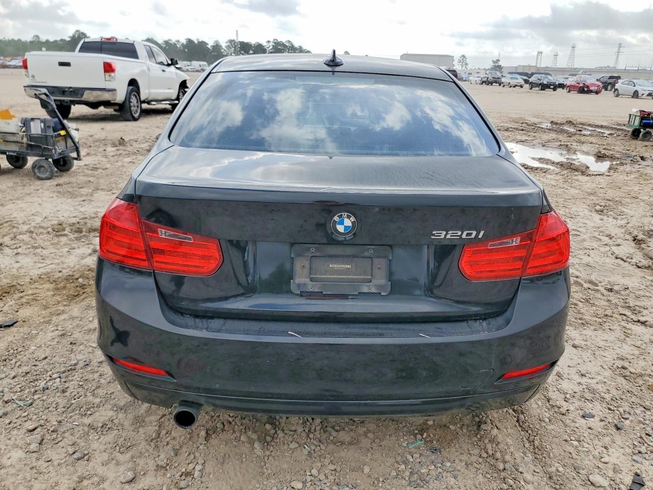 2014 BMW 320 I - zdjęcie 6
