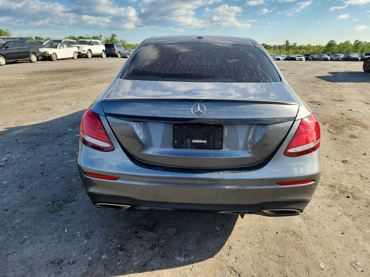 2017 Mercedes-Benz E 300 4Matic - zdjęcie 6