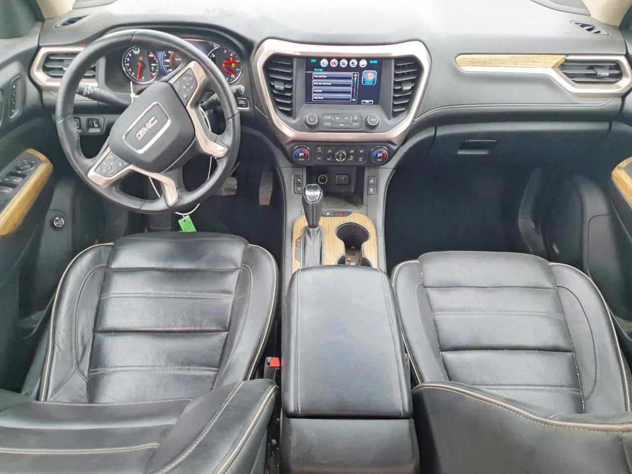 2017 GMC Acadia Denali - zdjęcie 8