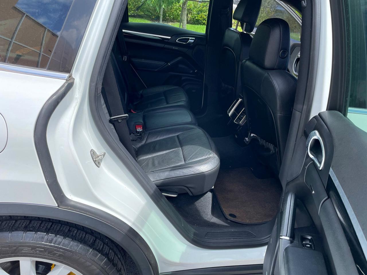2014 Porsche Cayenne - zdjęcie 6