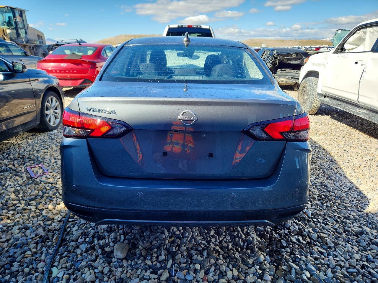 2025 Nissan Versa Sv - zdjęcie 6