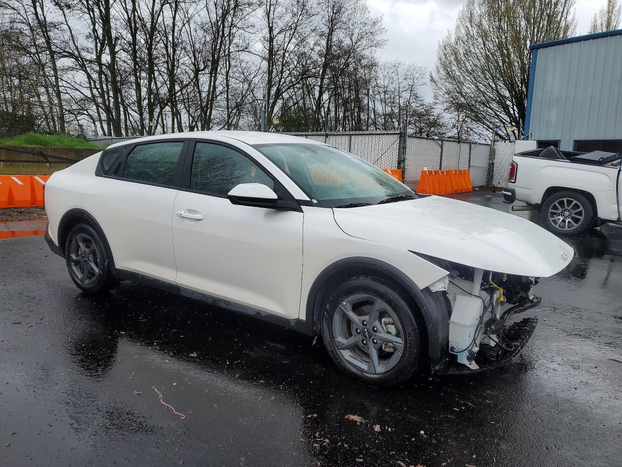 2025 Kia K4 Lxs - zdjęcie 4