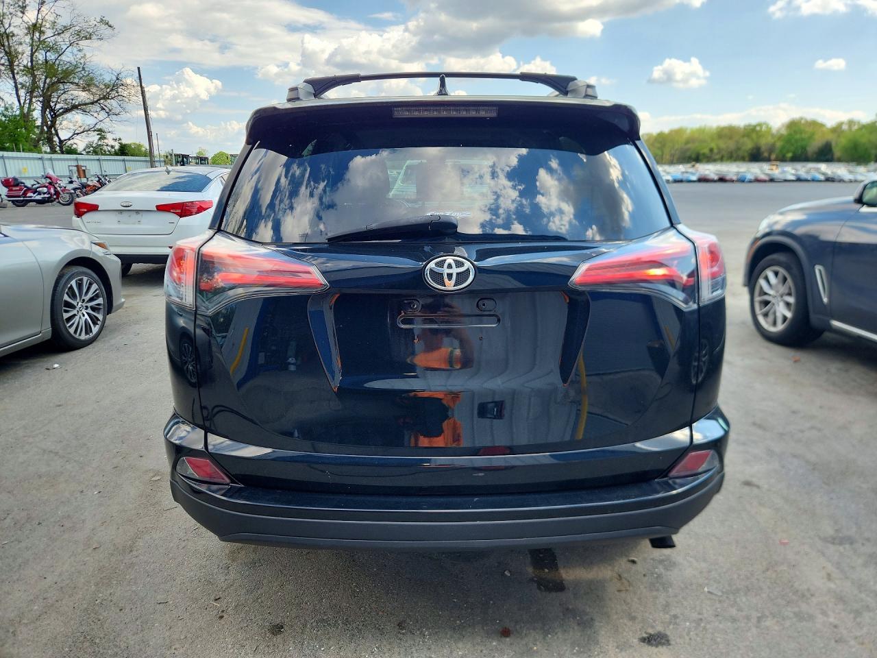 2018 Toyota Rav4 Le - zdjęcie 6