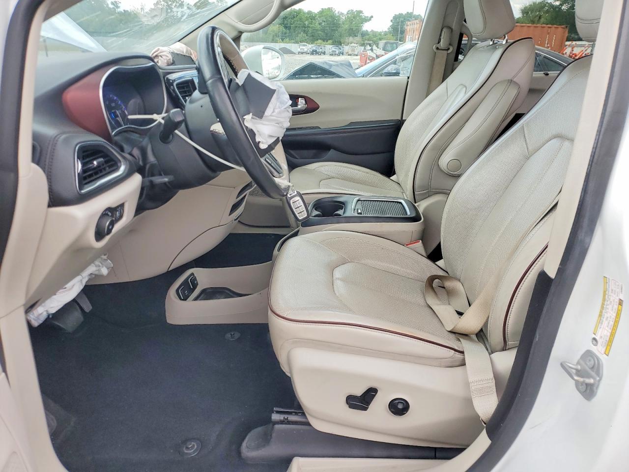 2020 Chrysler Pacifica Limited - zdjęcie 7