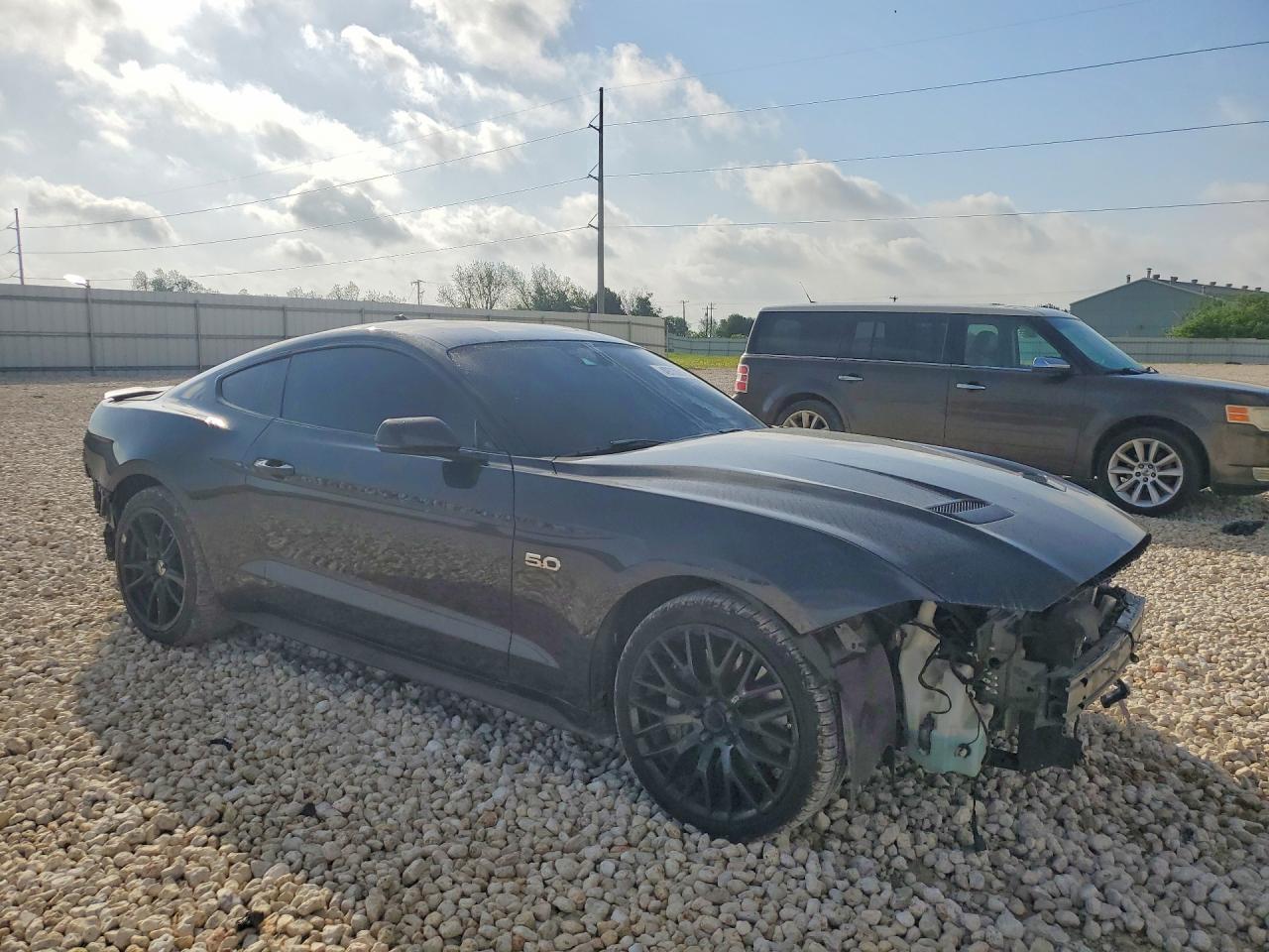 2023 Ford Mustang Gt - zdjęcie 4