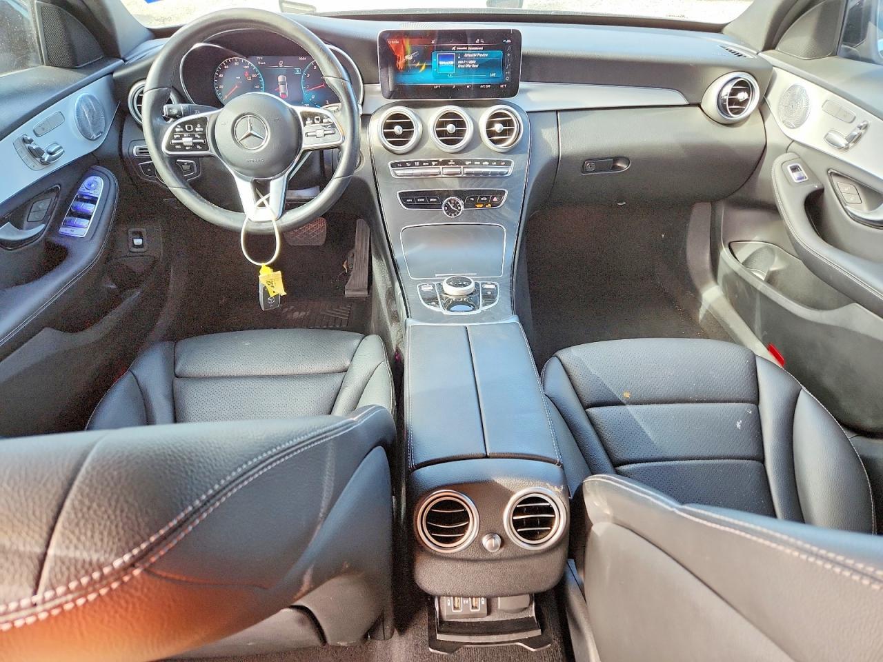 2021 Mercedes-Benz C 300 - zdjęcie 8