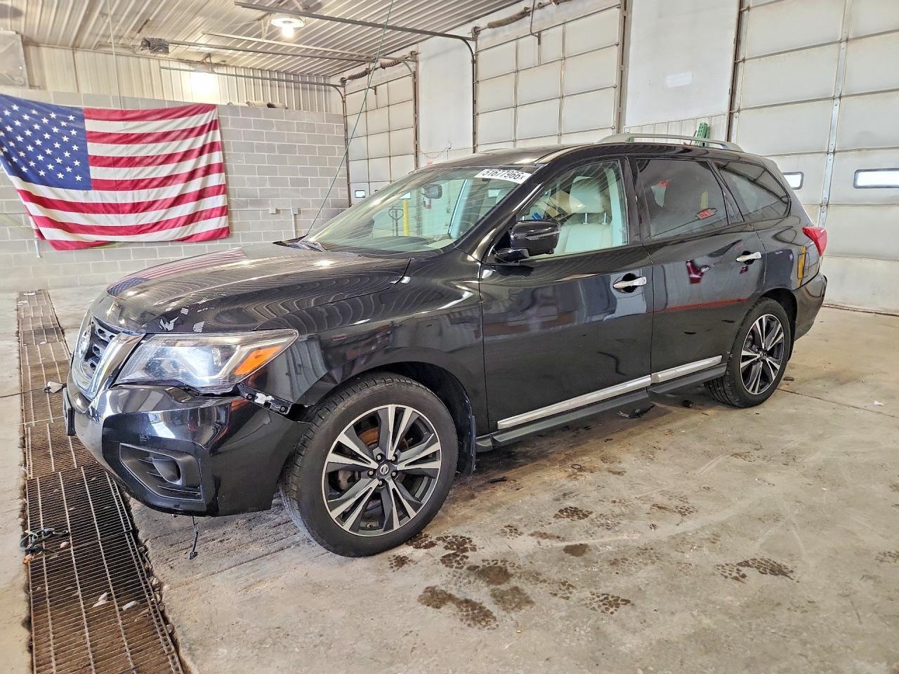 2017 Nissan Pathfinder Platinum - zdjęcie główne