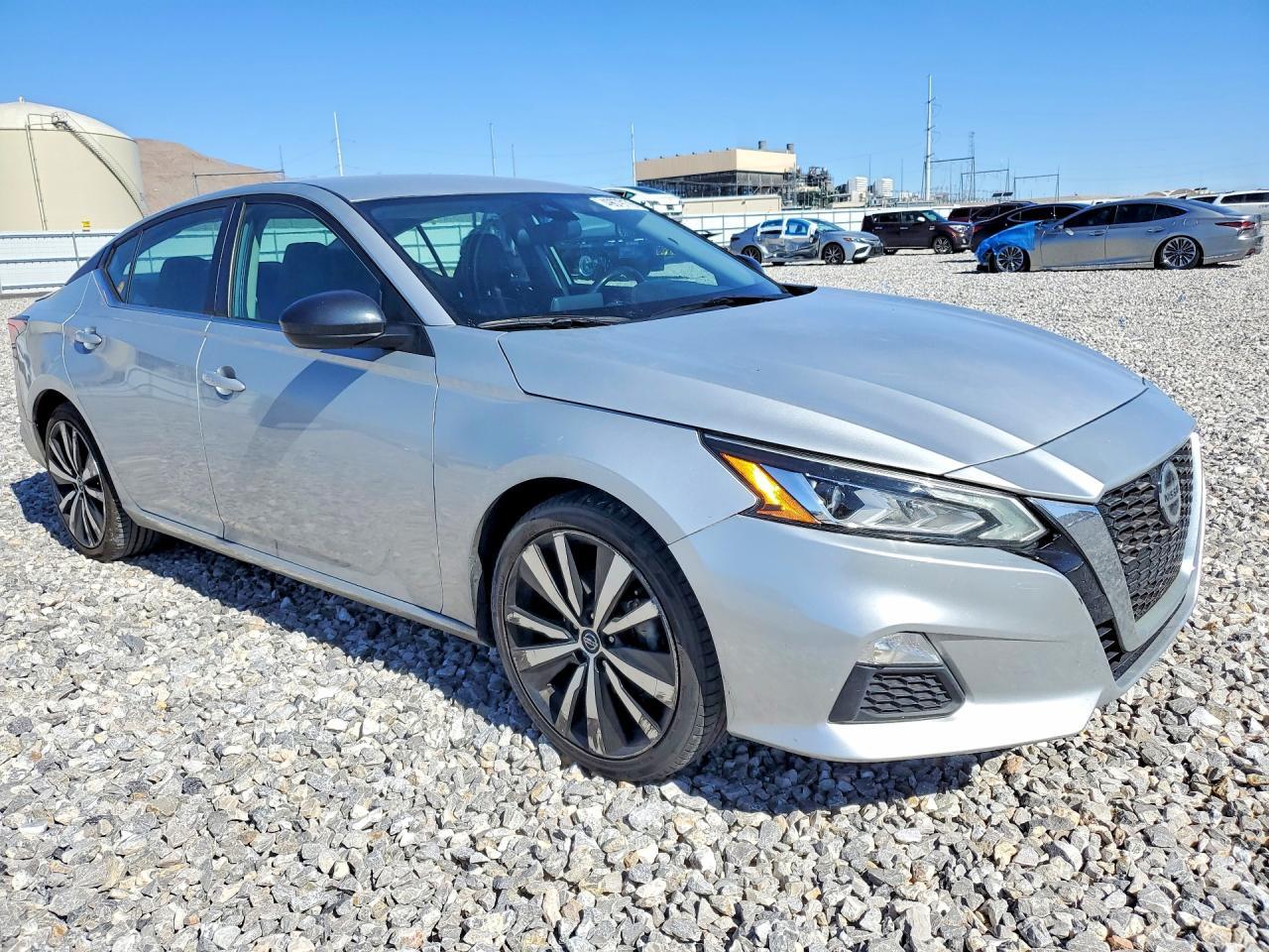 2021 Nissan Altima Sr - zdjęcie 4