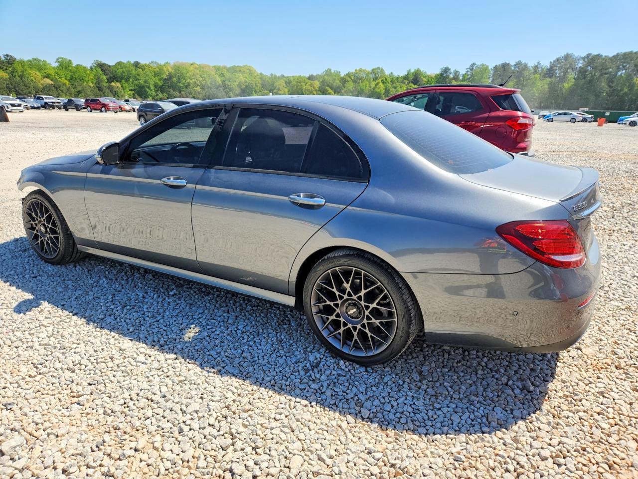 2017 Mercedes-Benz E 300 - zdjęcie 2