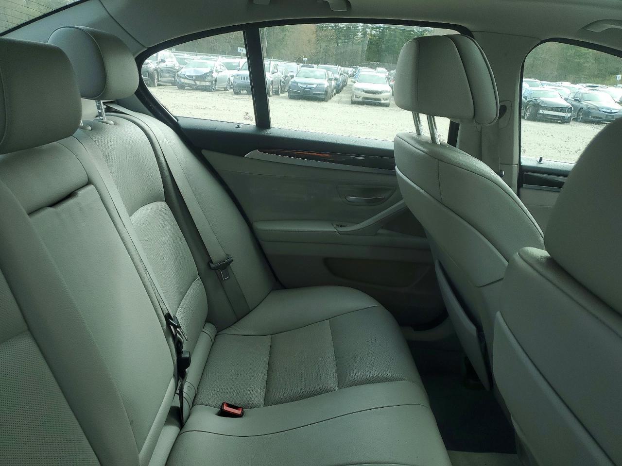 2013 BMW 550 I - zdjęcie 10
