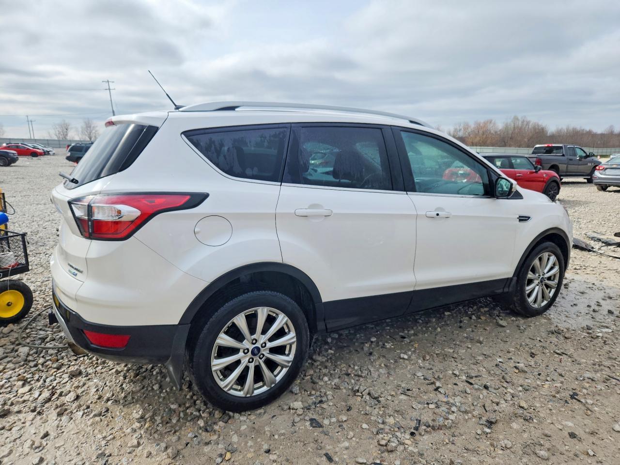 2017 Ford Escape Titanium - zdjęcie 3