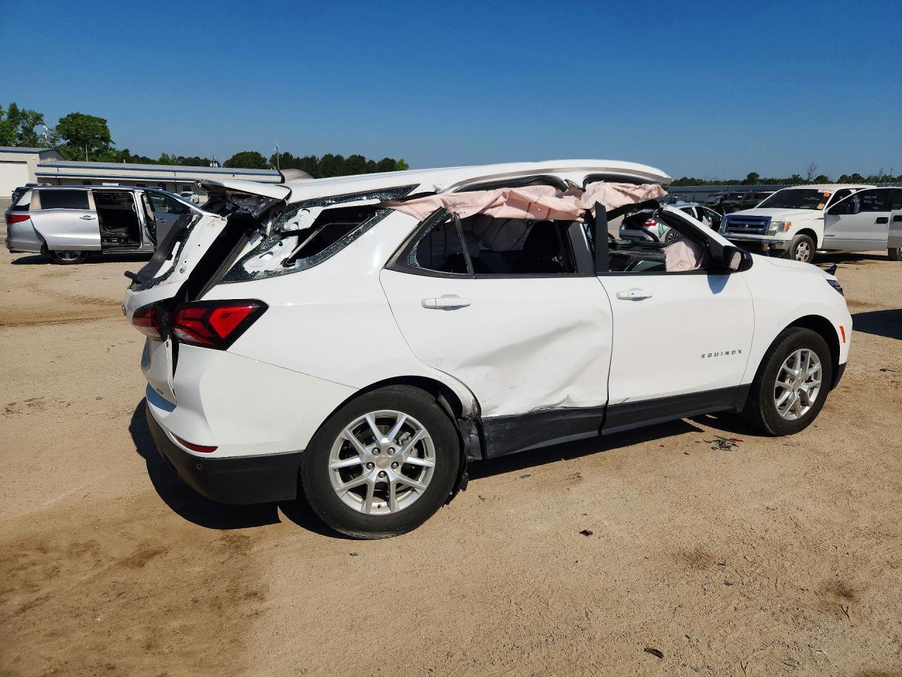 2023 Chevrolet Equinox Ls - zdjęcie 3