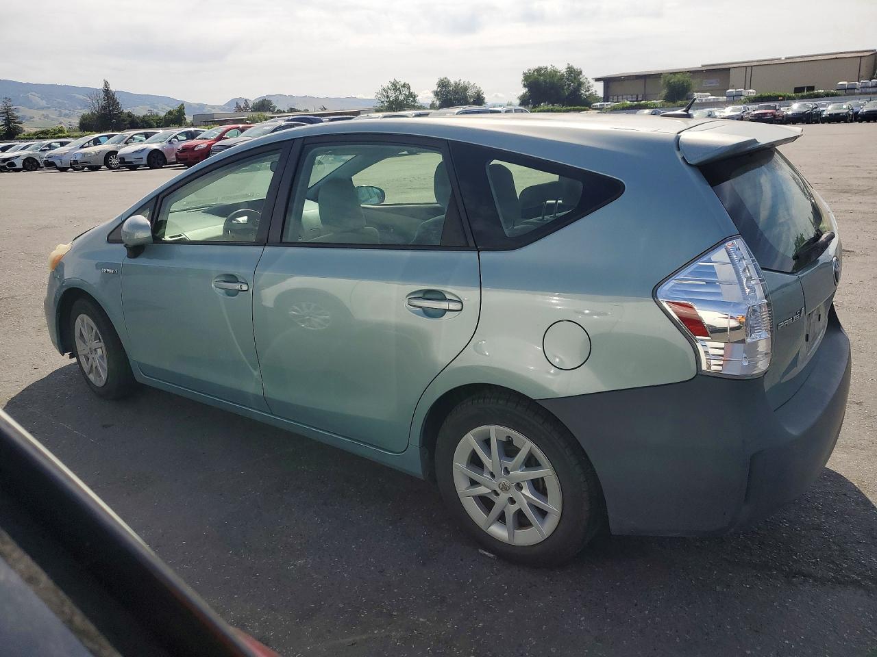2014 Toyota Prius V Three - zdjęcie 2