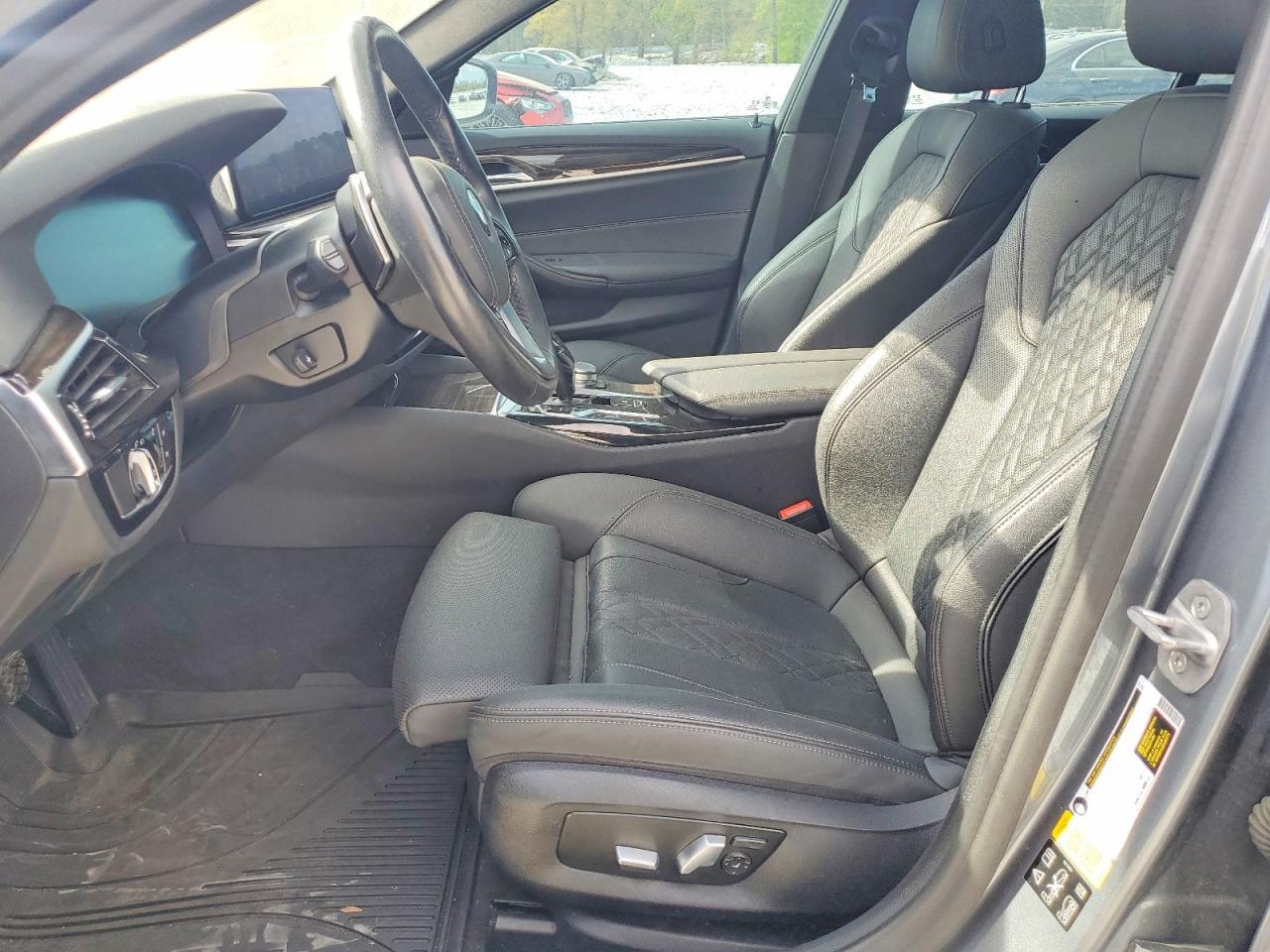 2021 BMW 530 Xi - zdjęcie 7