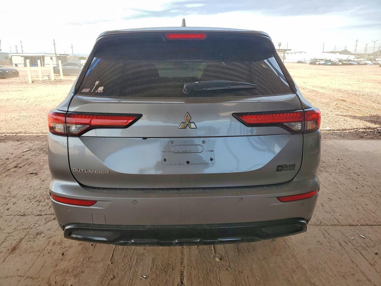 2022 Mitsubishi Outlander Se - zdjęcie 6