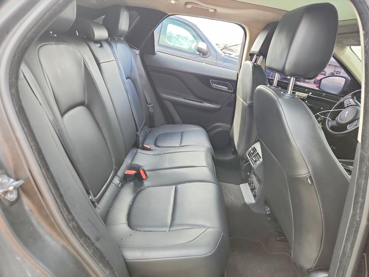 2019 Jaguar F-Pace - zdjęcie 11