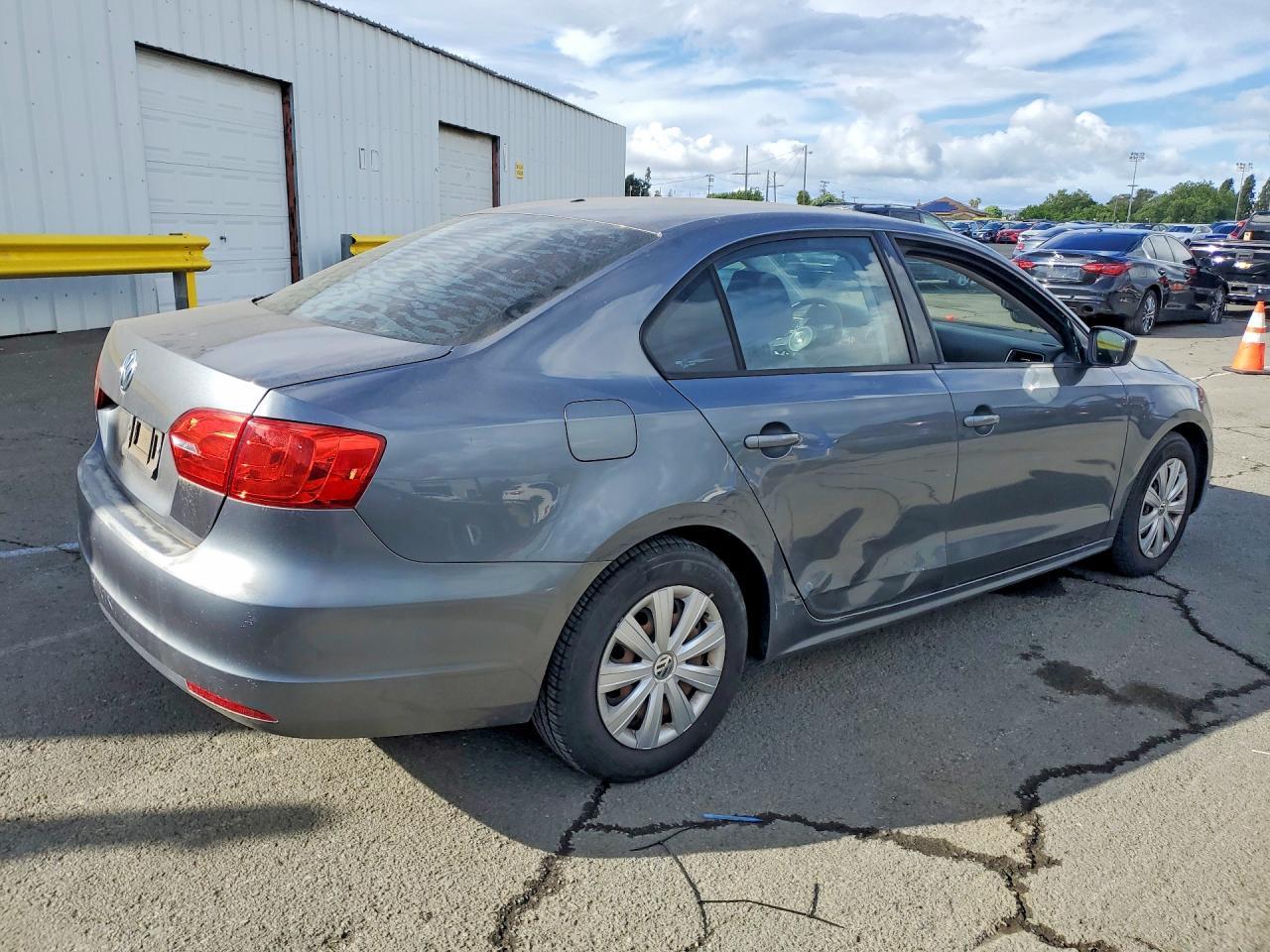 2014 Volkswagen Jetta Base - zdjęcie 3