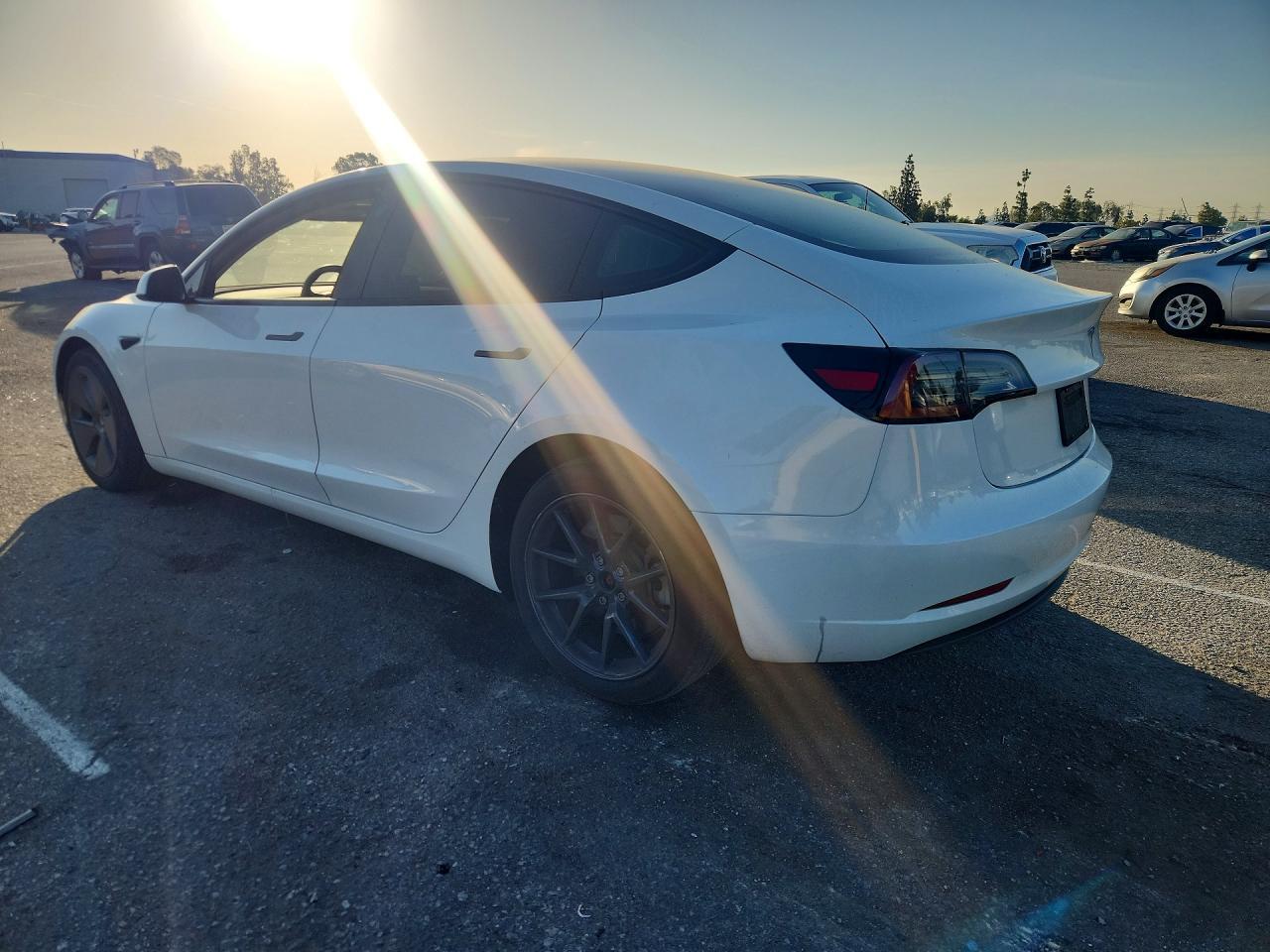 2023 Tesla Model 3 - zdjęcie 2