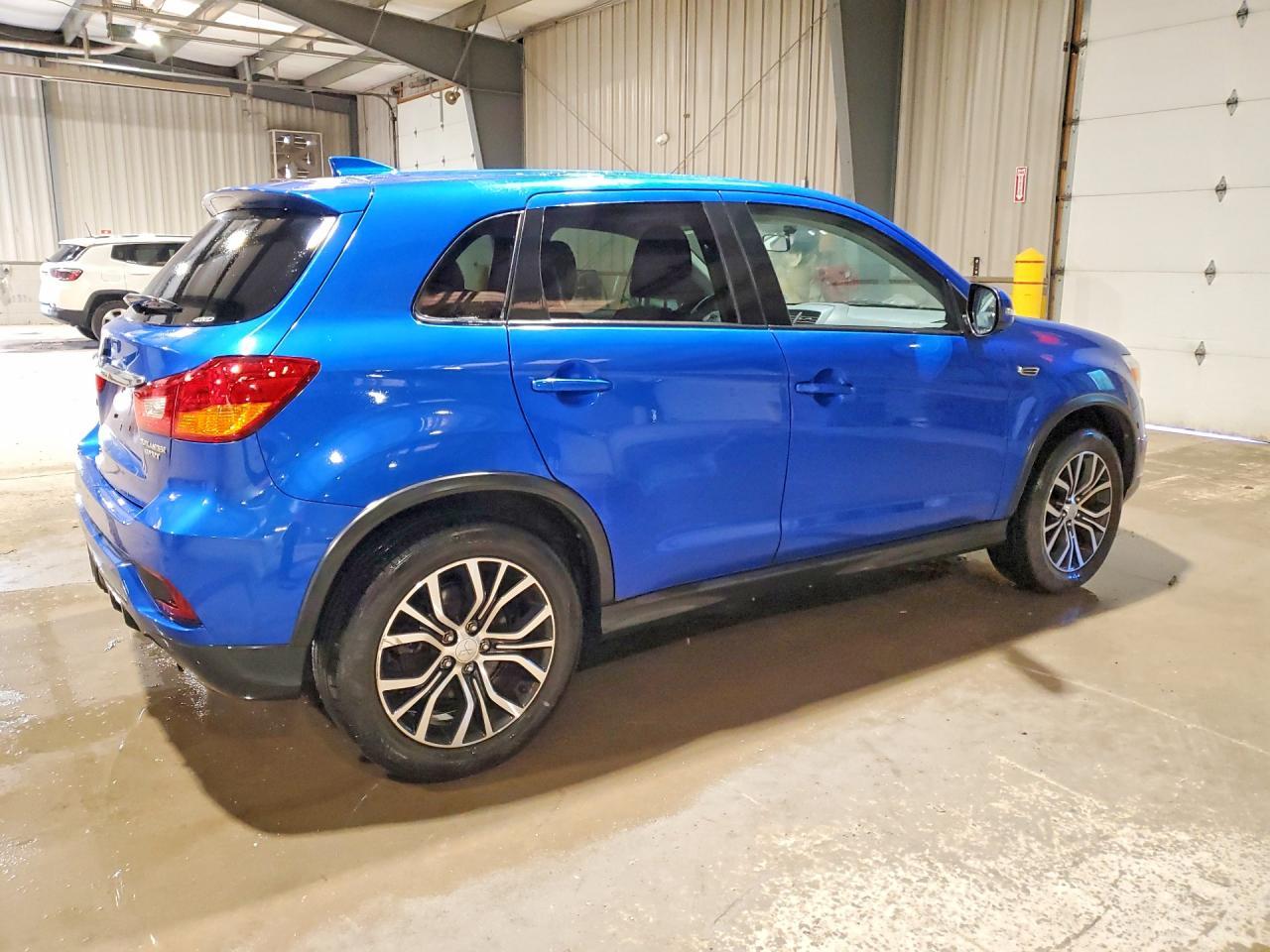 2018 Mitsubishi Outlander Sport Es - zdjęcie 3