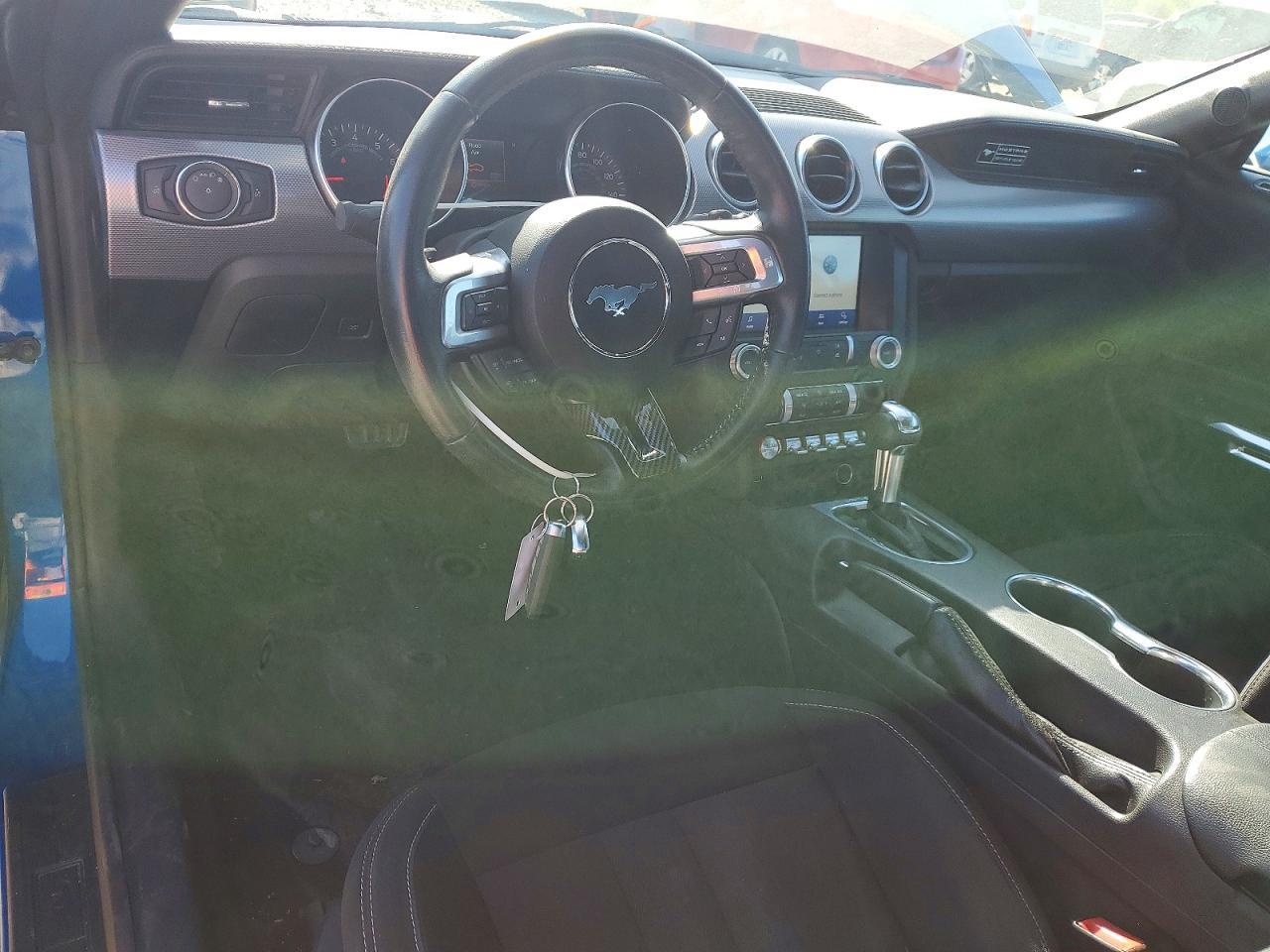 2020 Ford Mustang - zdjęcie 8