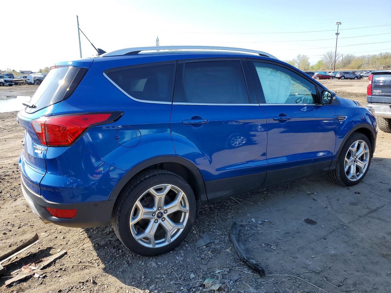 2019 Ford Escape Titanium - zdjęcie 3