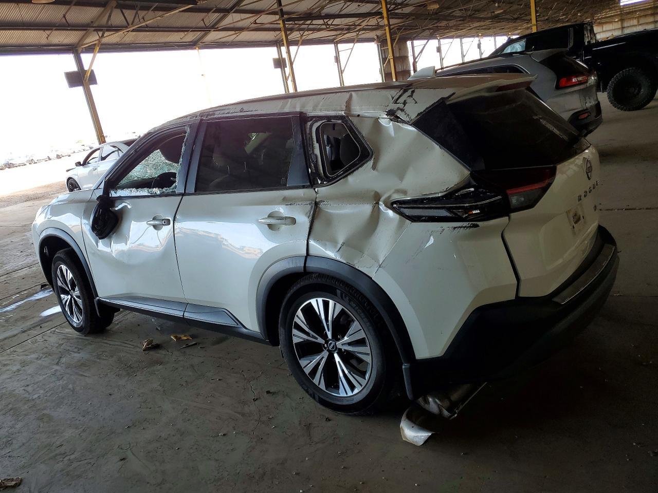 2023 Nissan Rogue Sv - zdjęcie 2