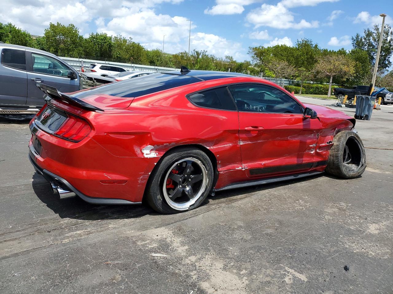 2022 Ford Mustang Gt - zdjęcie 3
