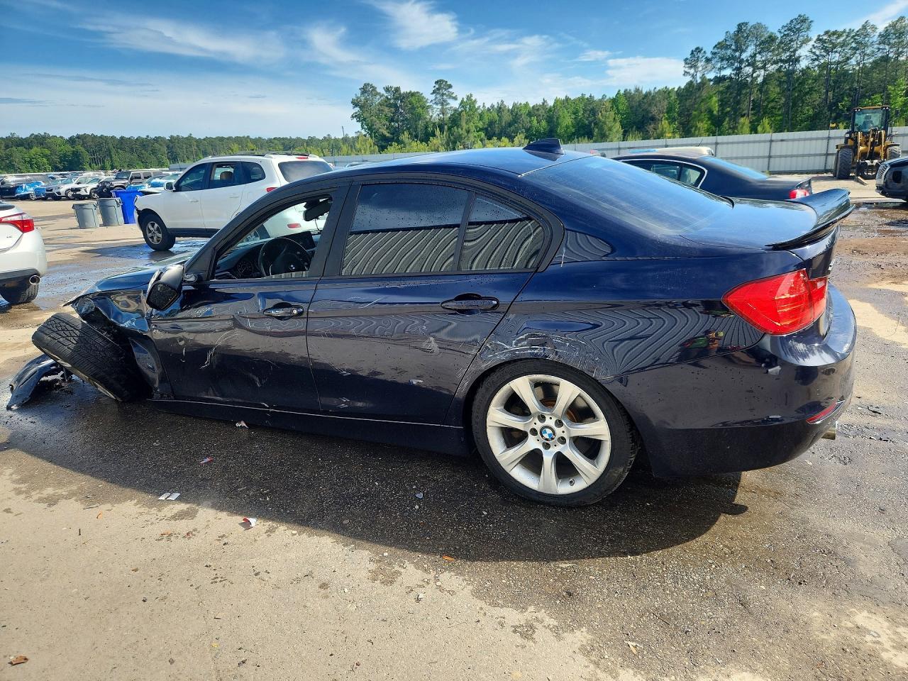 2014 BMW 335 Xi - zdjęcie 2