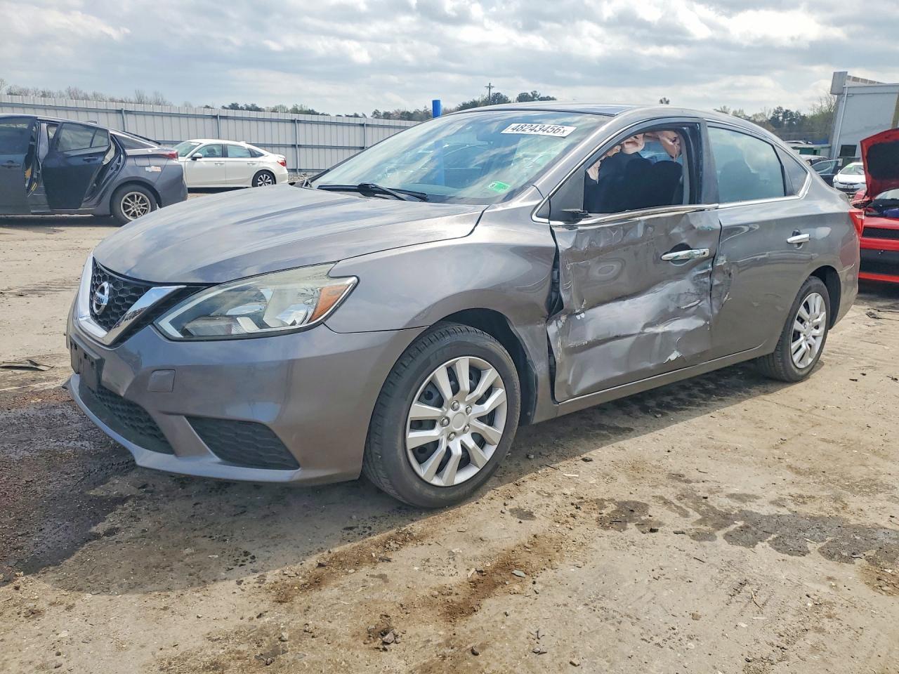 2019 Nissan Sentra S - zdjęcie główne