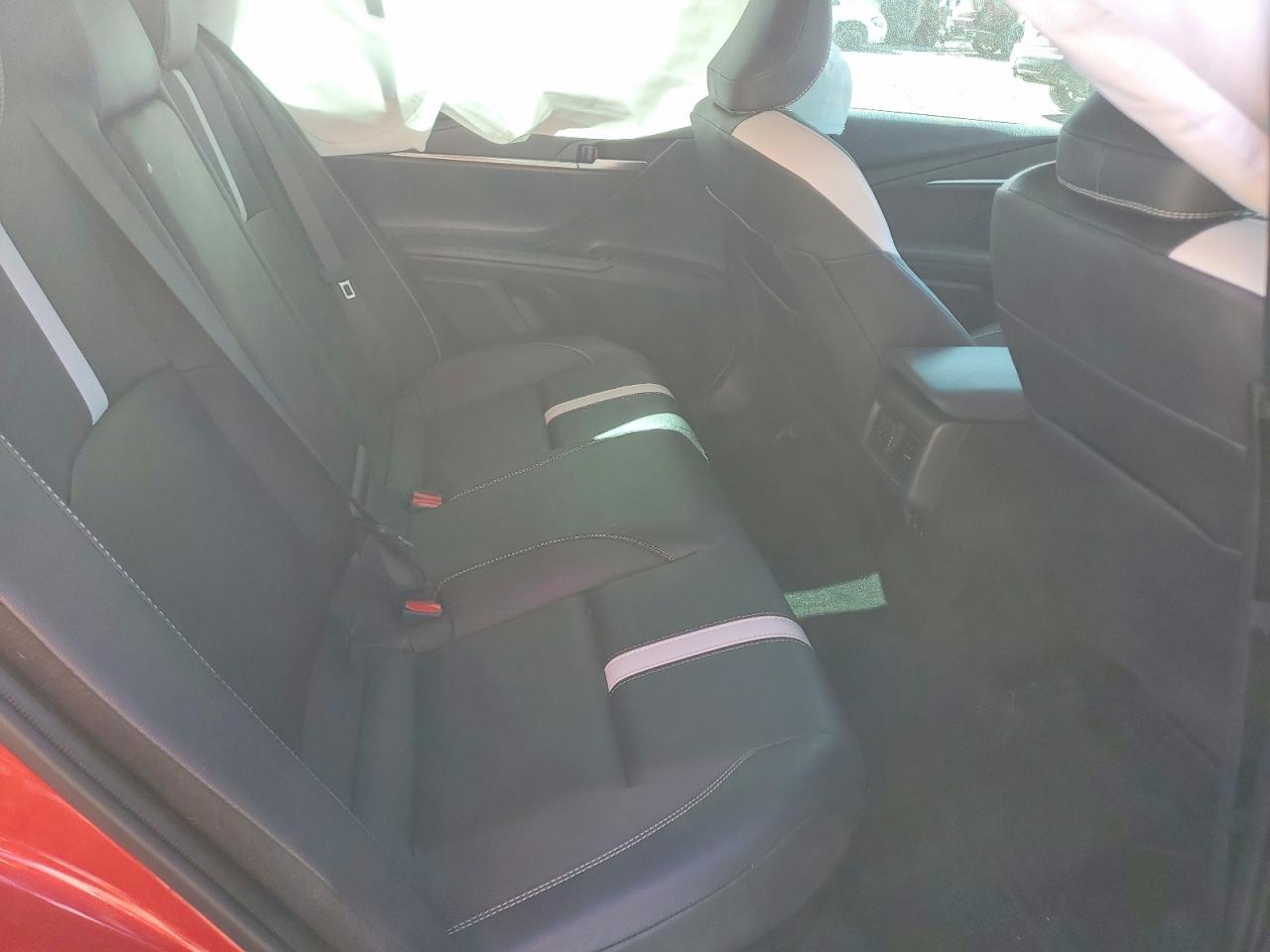 2026 Toyota Camry Se - zdjęcie 12