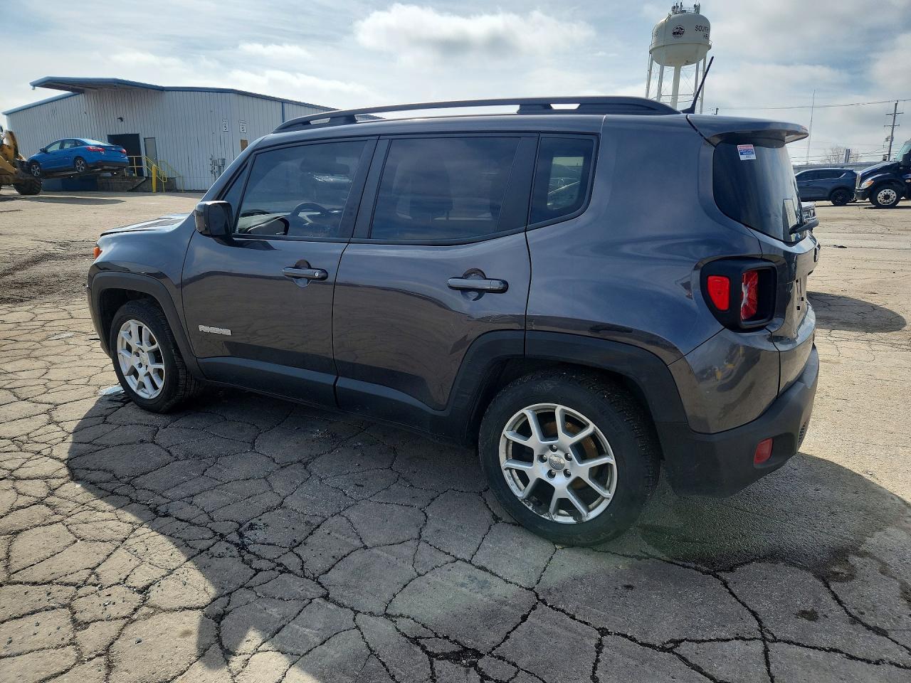 2019 Jeep Renegade Latitude - zdjęcie 2