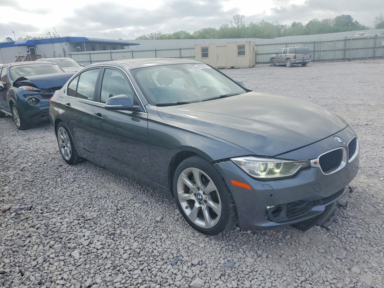 2015 BMW 335 Xi - zdjęcie 4